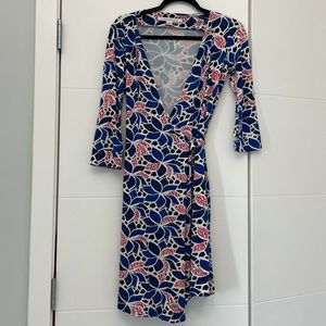 Diane Von Furstenberg classic wrap dress size 0